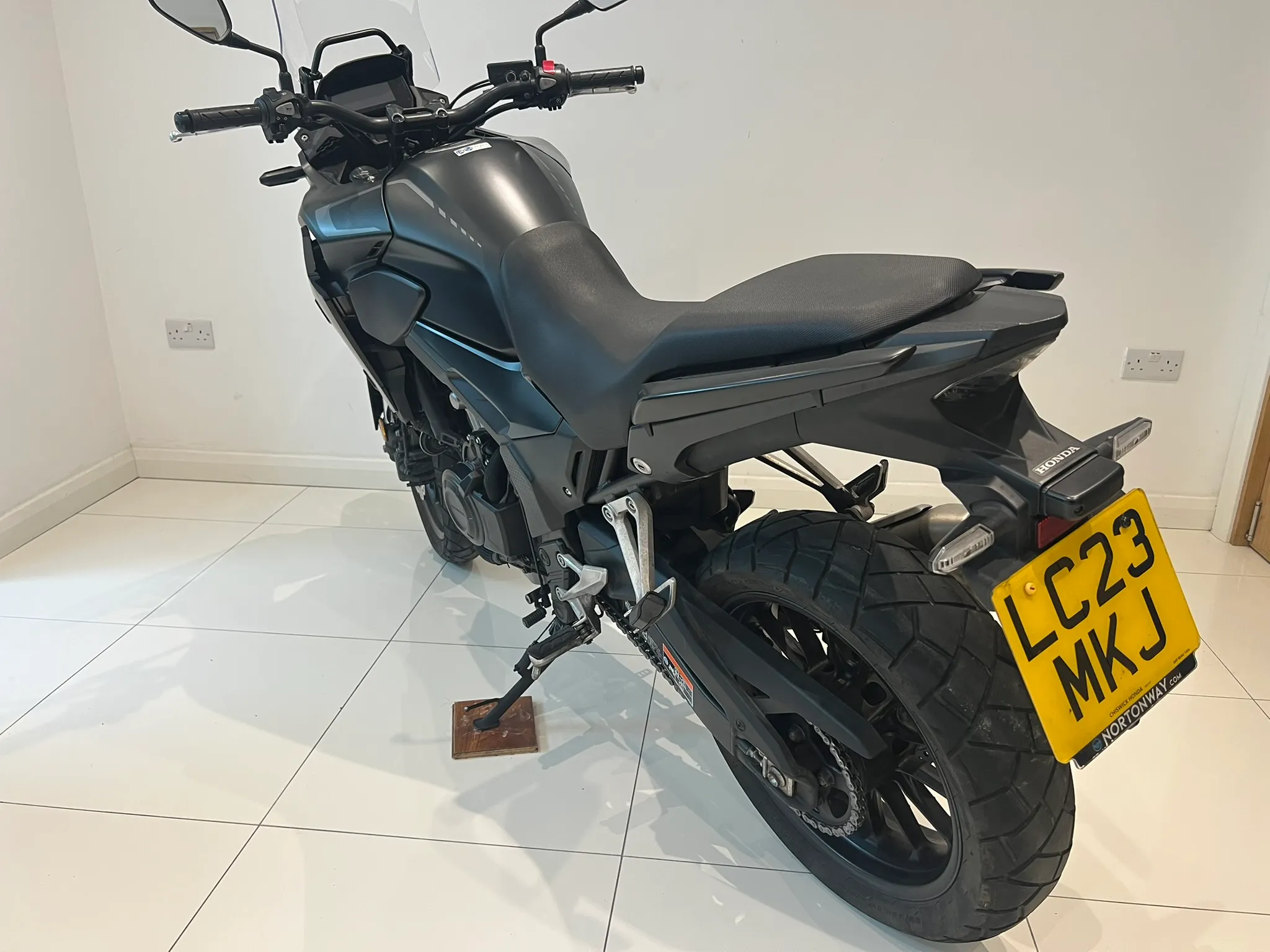 2023 Honda CB500X — detail 6