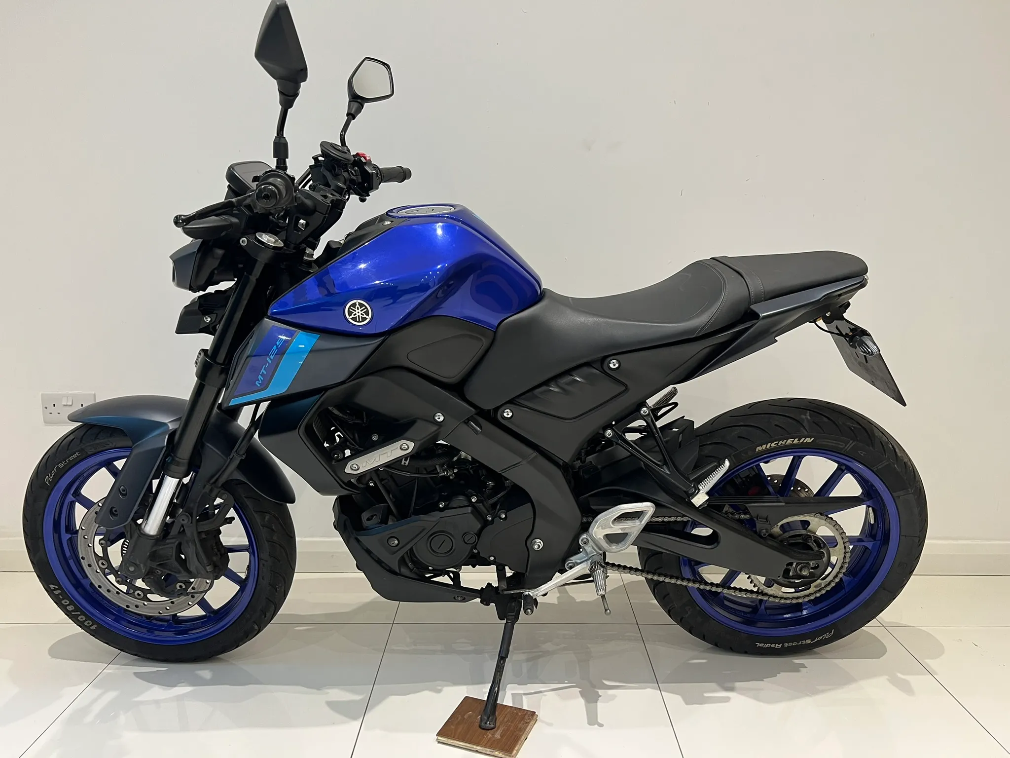 2023 Yamaha MT125 ABS — detail 2
