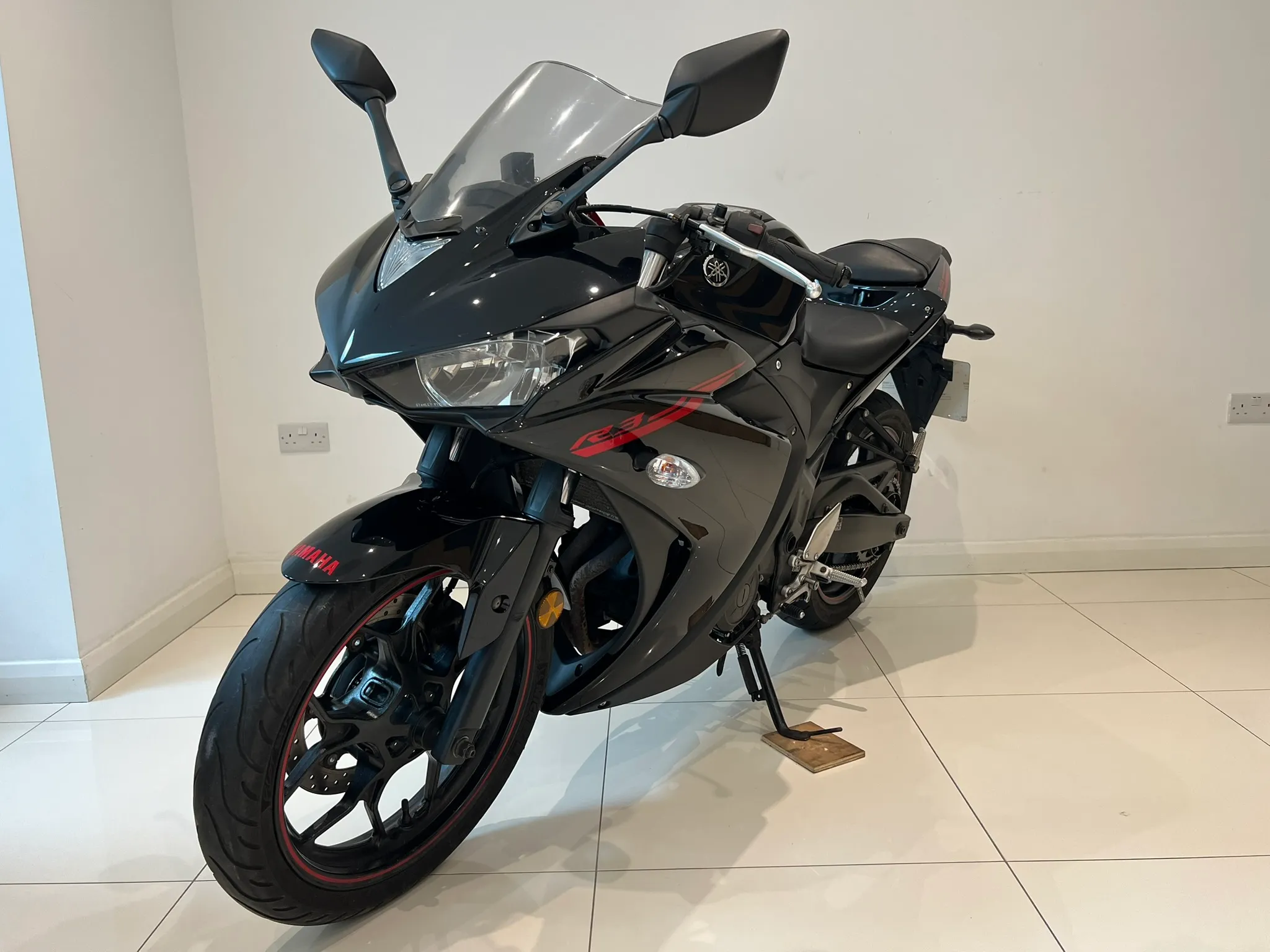 2017 Yamaha YZF R3 ABS — detail 5