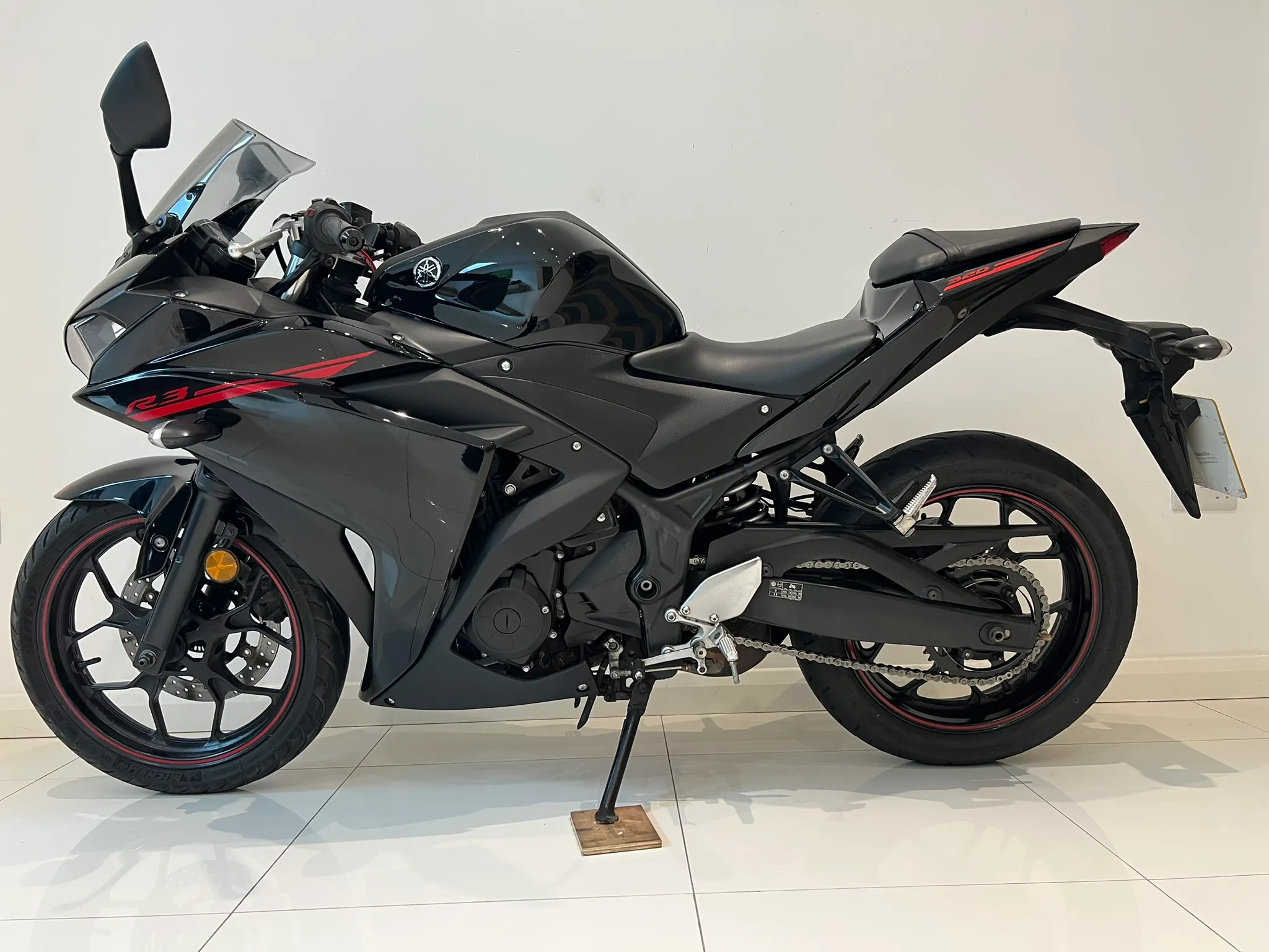 2017 Yamaha YZF R3 ABS — detail 2