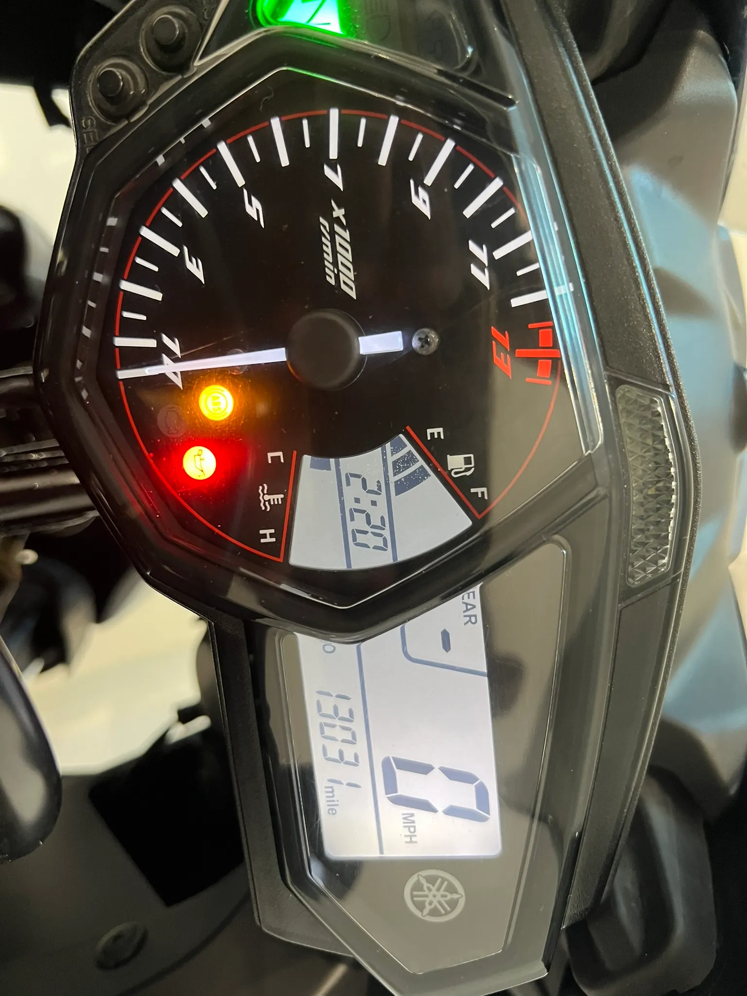 2017 Yamaha YZF R3 ABS — detail 19