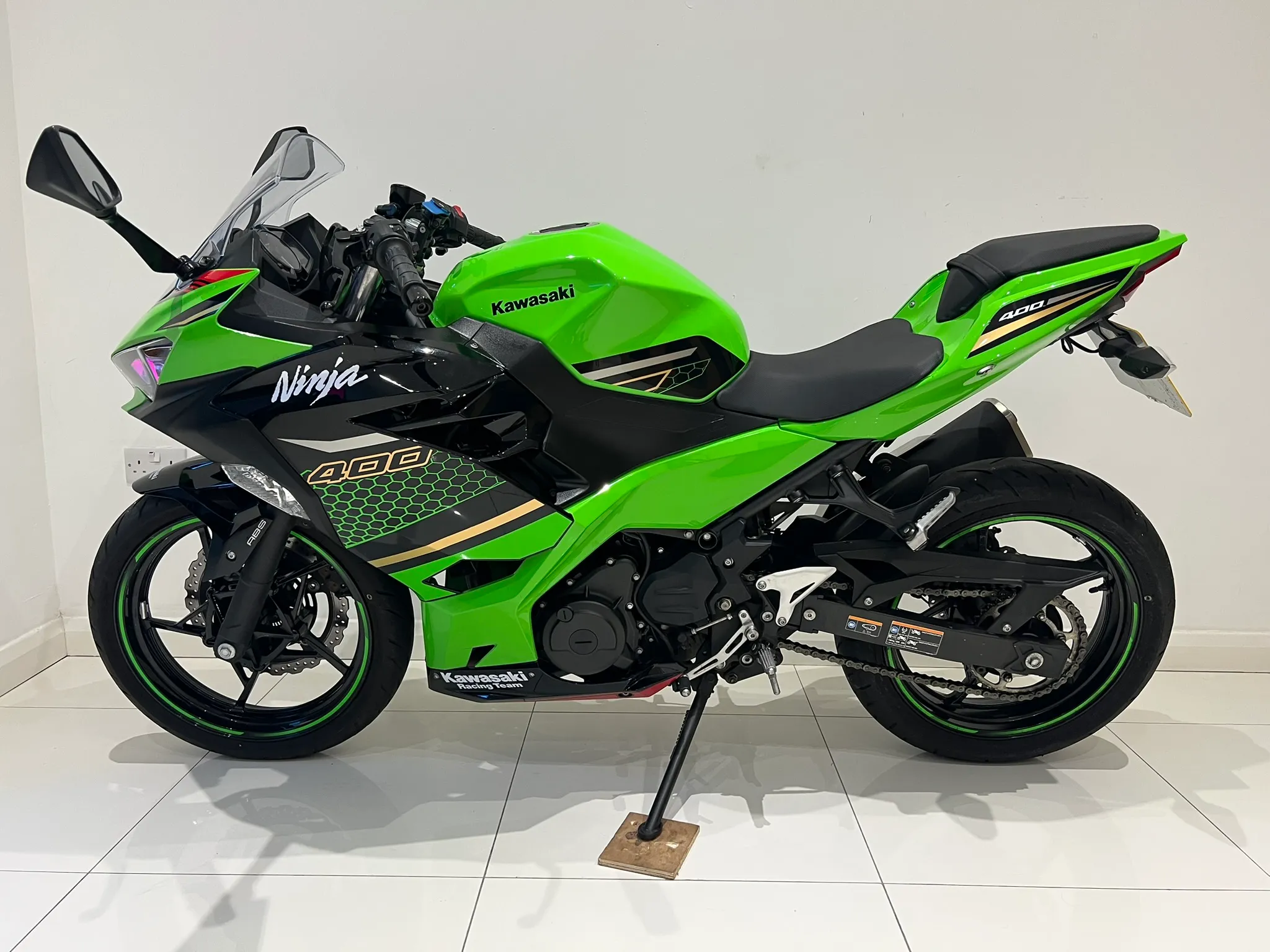 2019 Kawasaki Ninja 400 ABS KRT Edition — detail 2