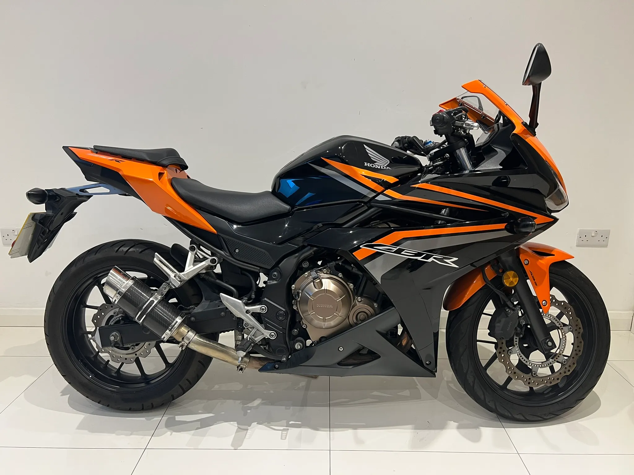 2017 Honda CBR500R — primary view