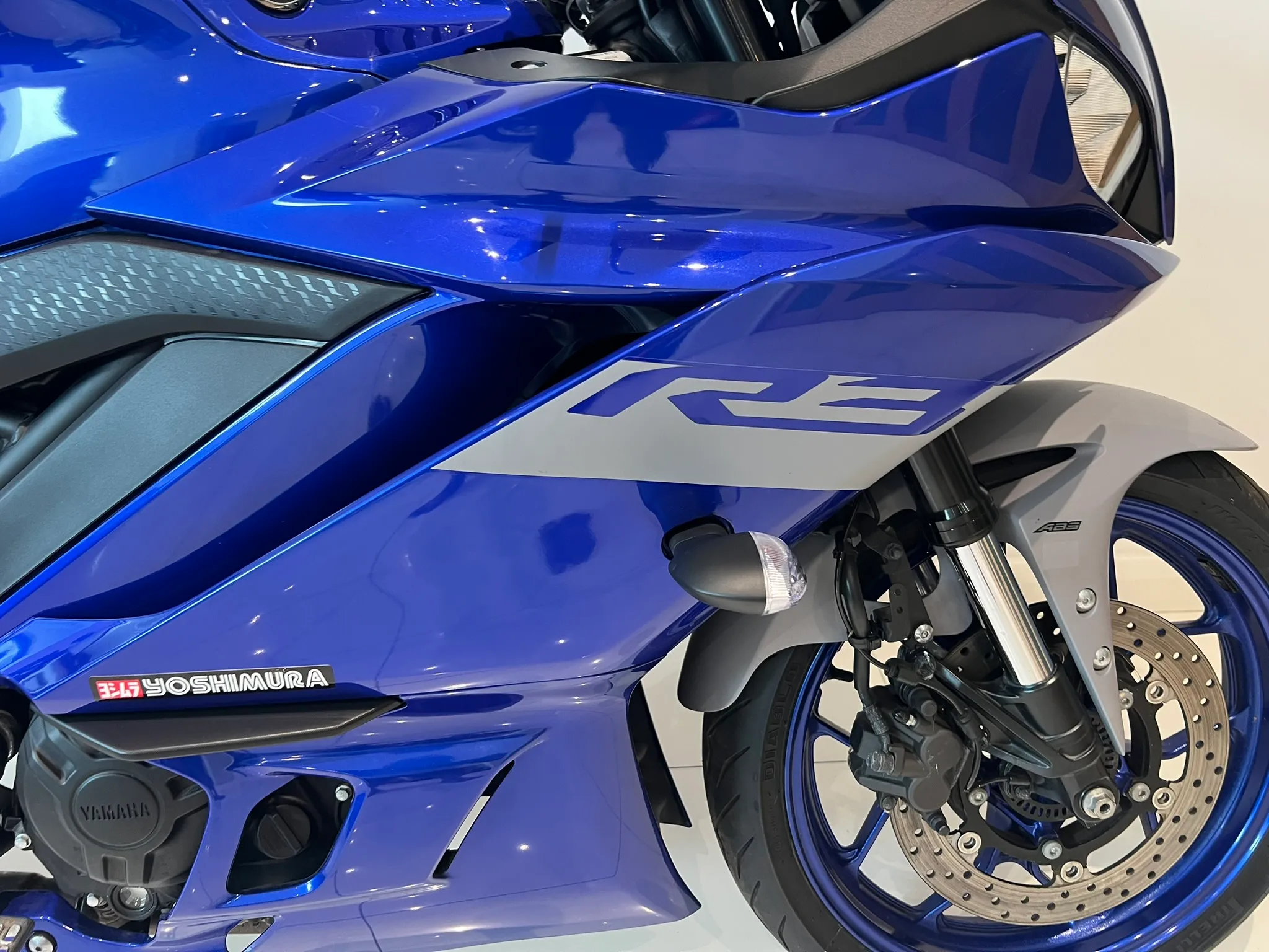 2021 Yamaha R3 ABS — detail 9