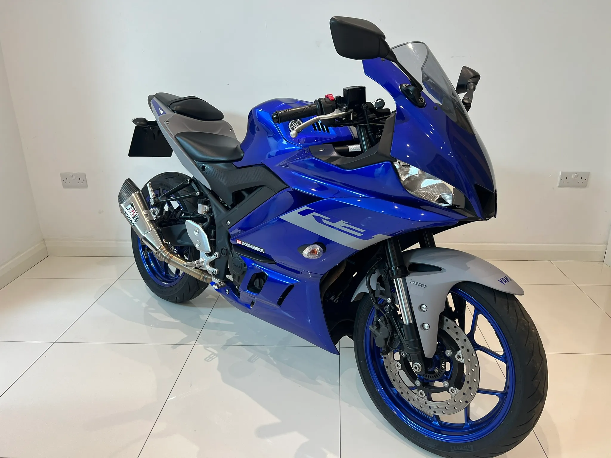 2021 Yamaha R3 ABS — detail 5