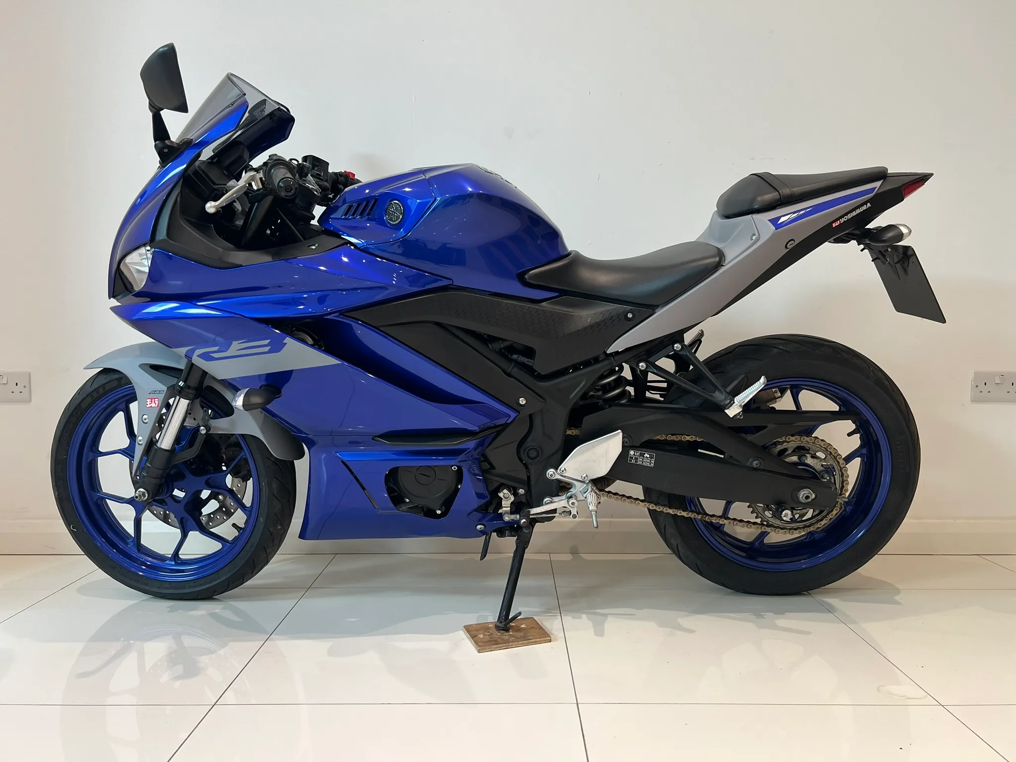 2021 Yamaha R3 ABS — detail 2