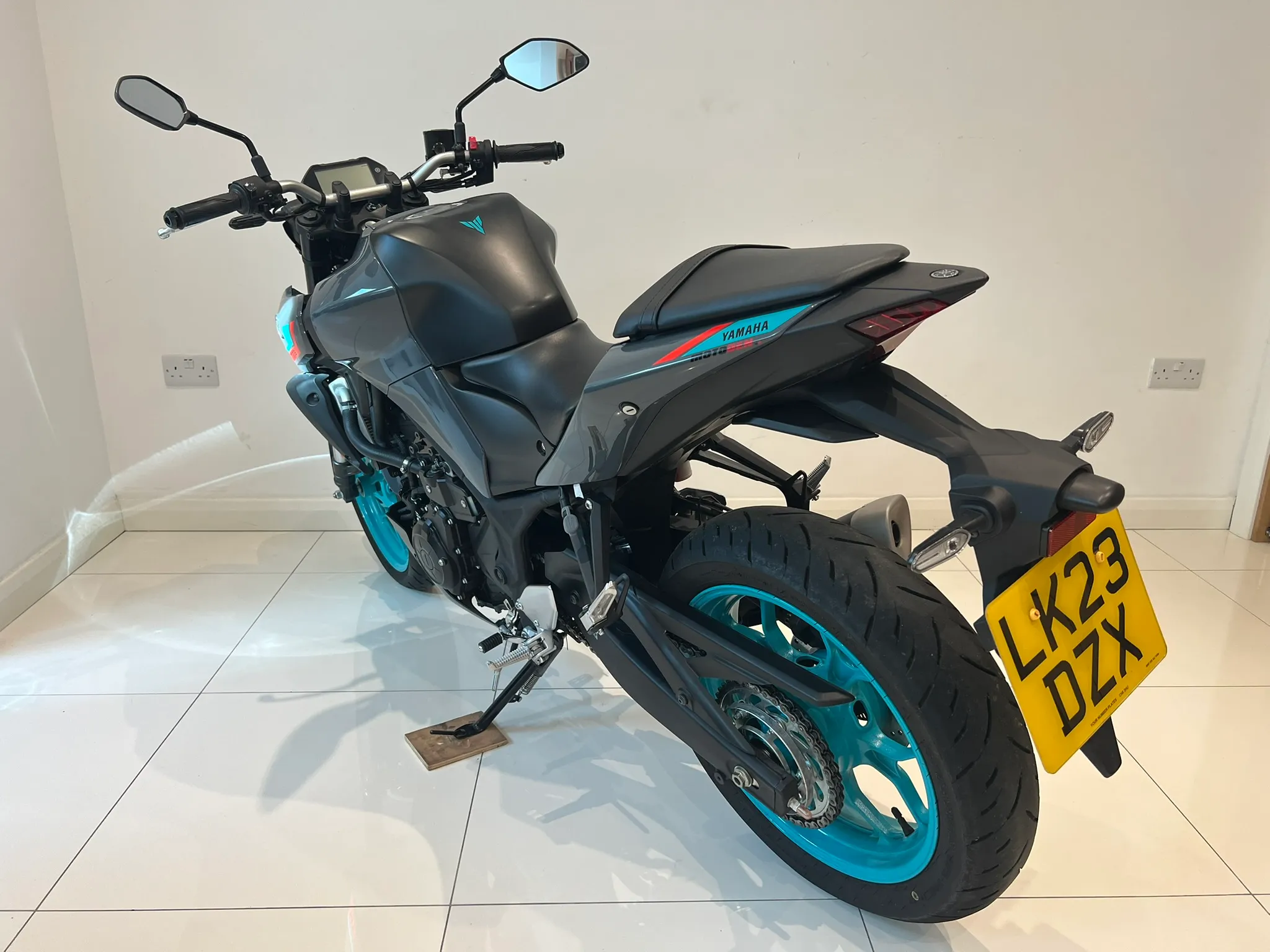 2023 Yamaha MT-03 ABS — detail 9