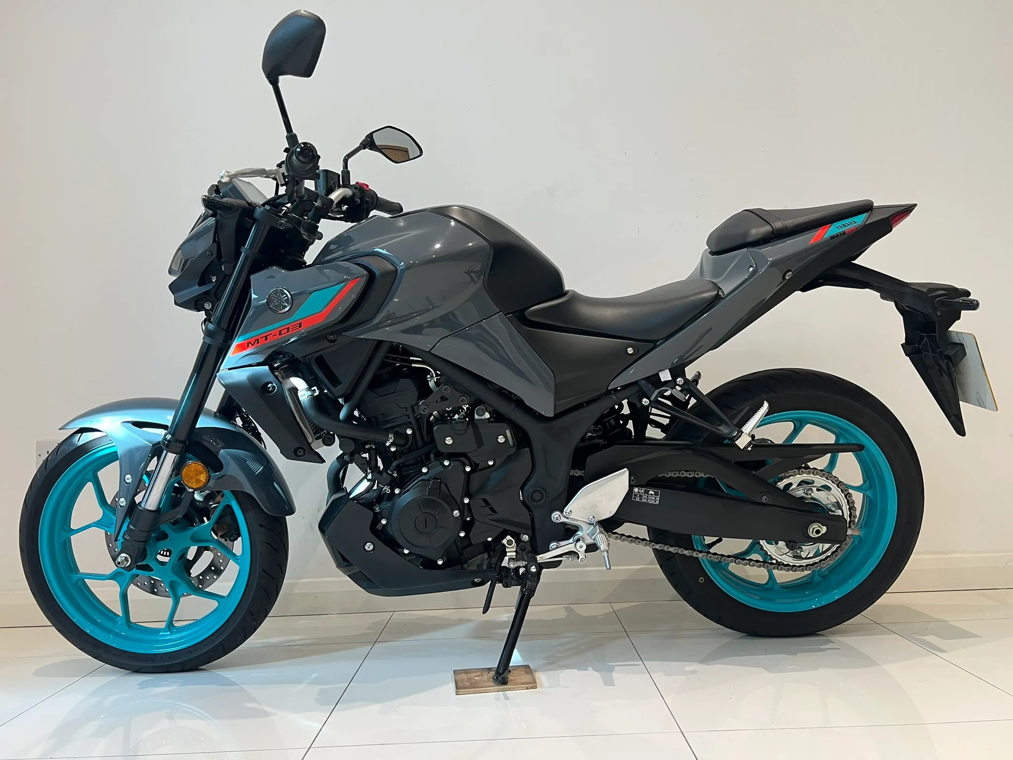 2023 Yamaha MT-03 ABS — detail 2