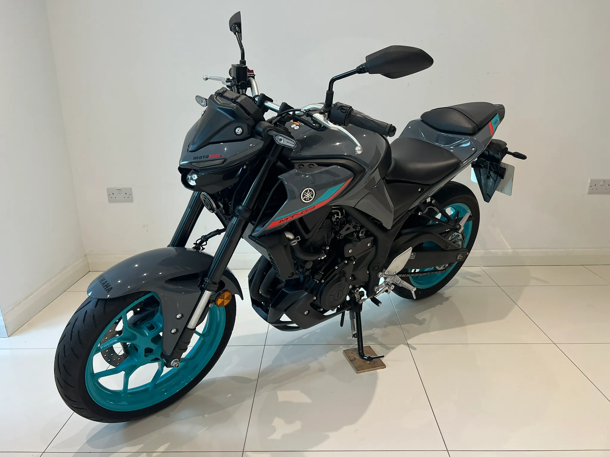 2023 Yamaha MT-03 ABS — detail 5