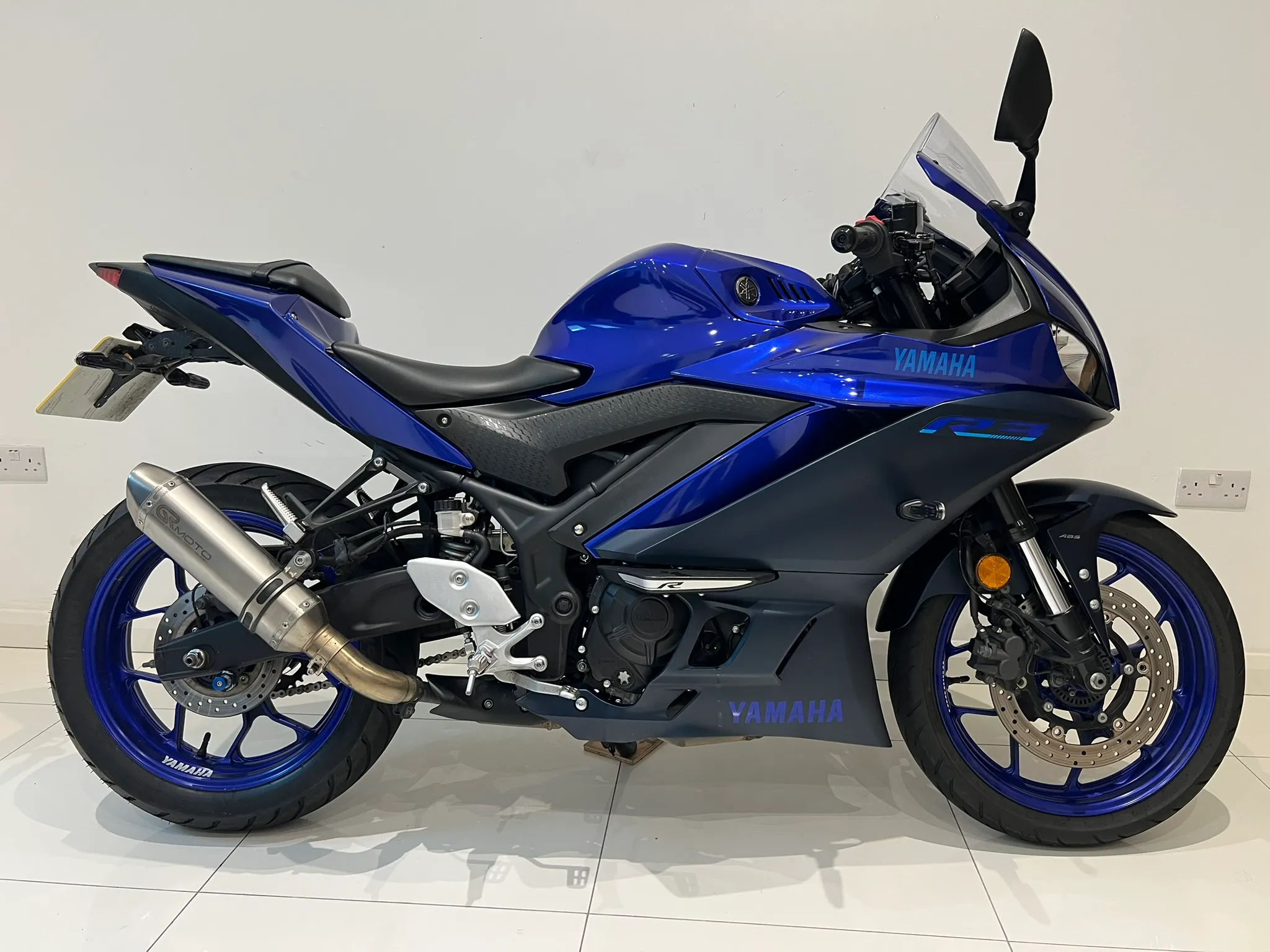 2023 Yamaha YZF-R3 ABS — primary view