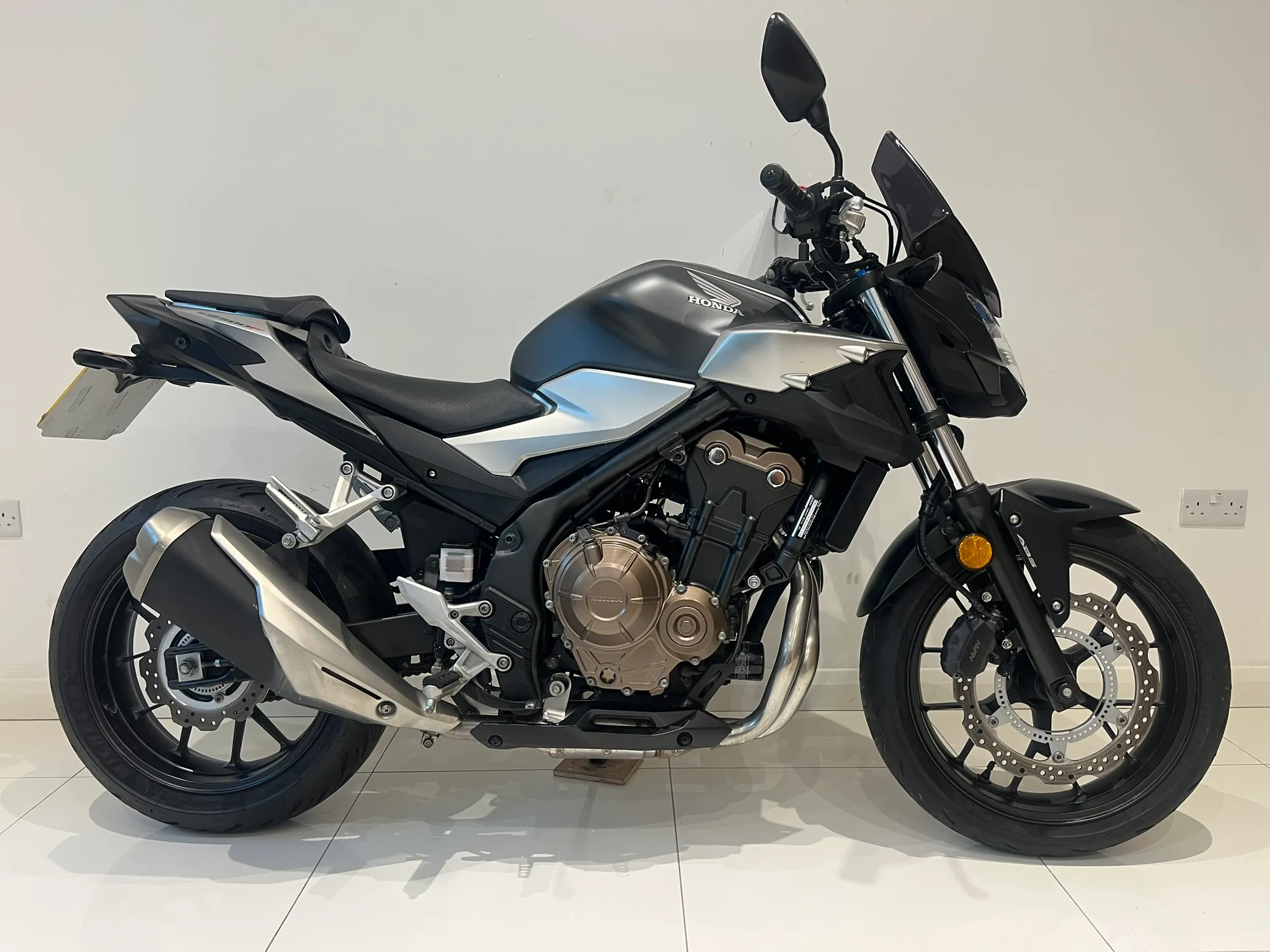 2019 Honda CB500F — primary view