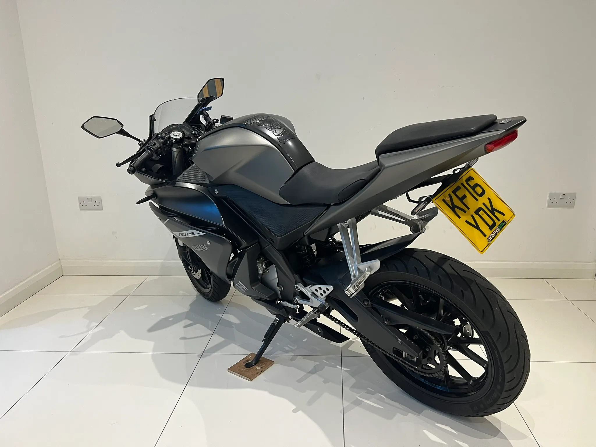 2016 Yamaha YZF-R125 ABS — detail 6