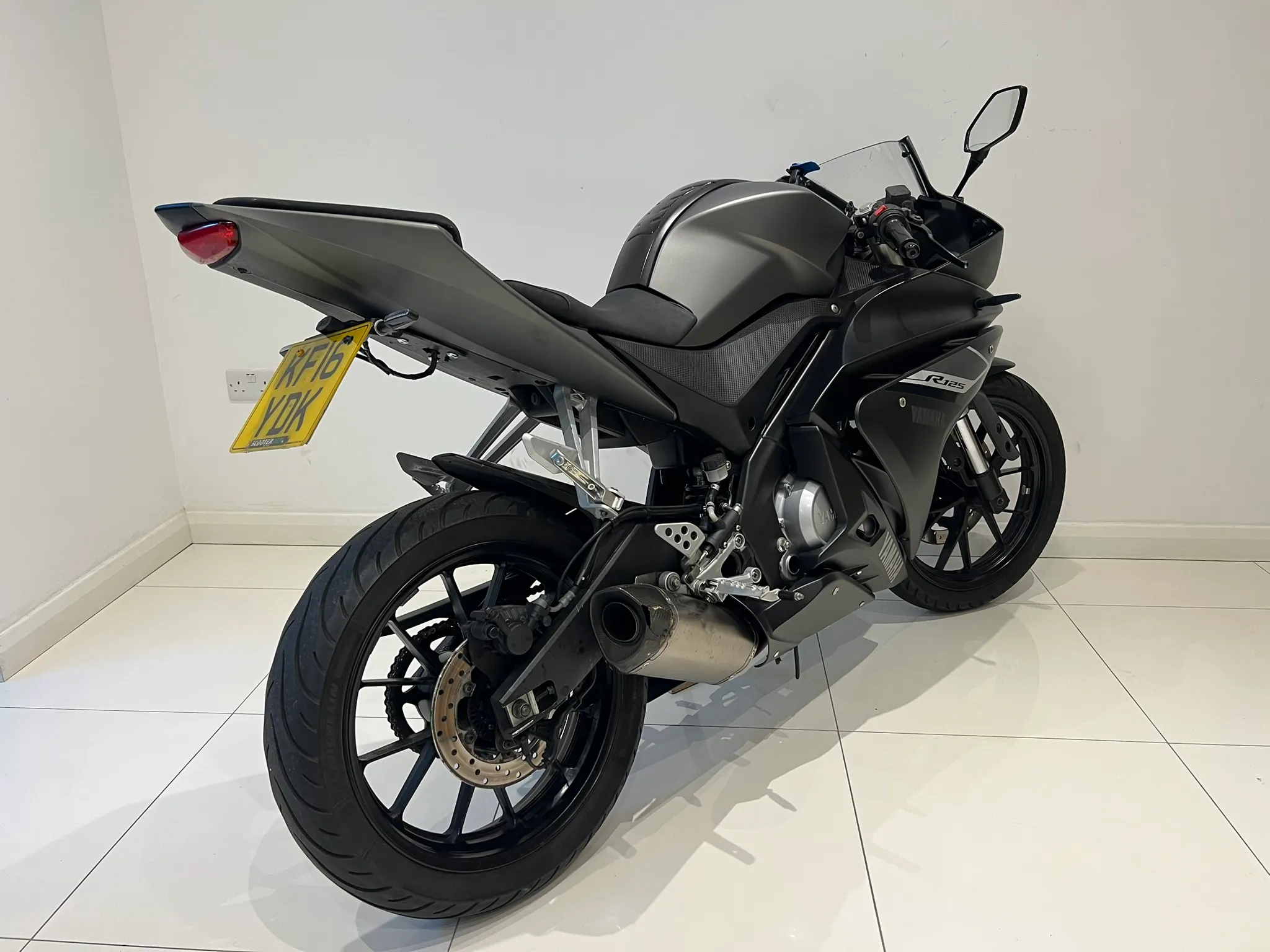 2016 Yamaha YZF-R125 ABS — detail 9