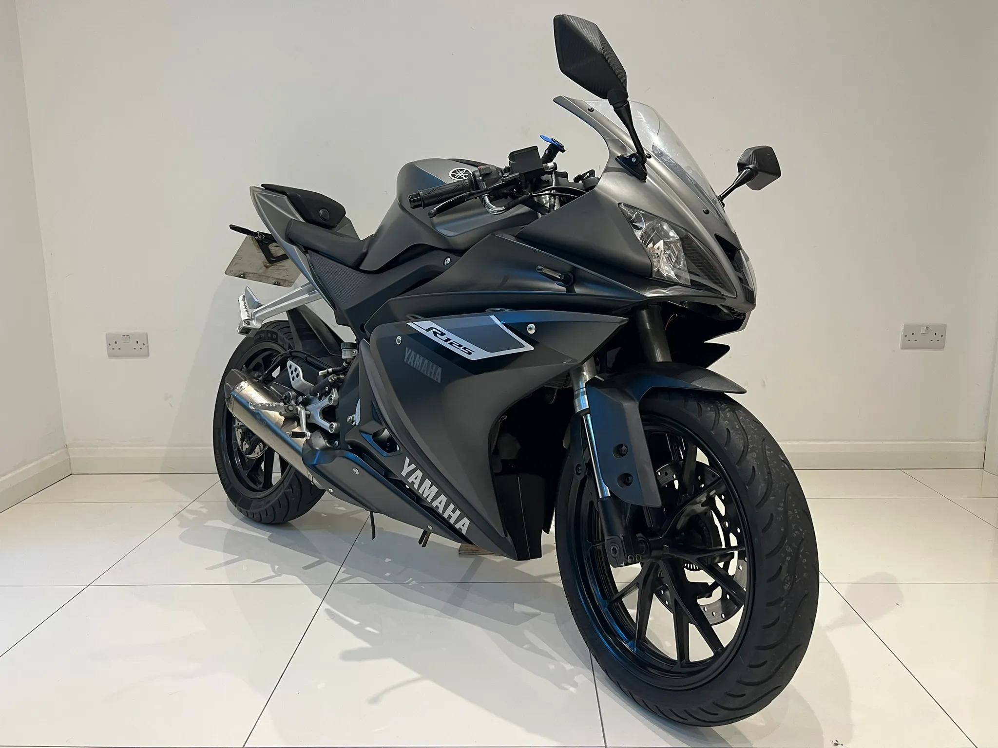 2016 Yamaha YZF-R125 ABS — detail 3
