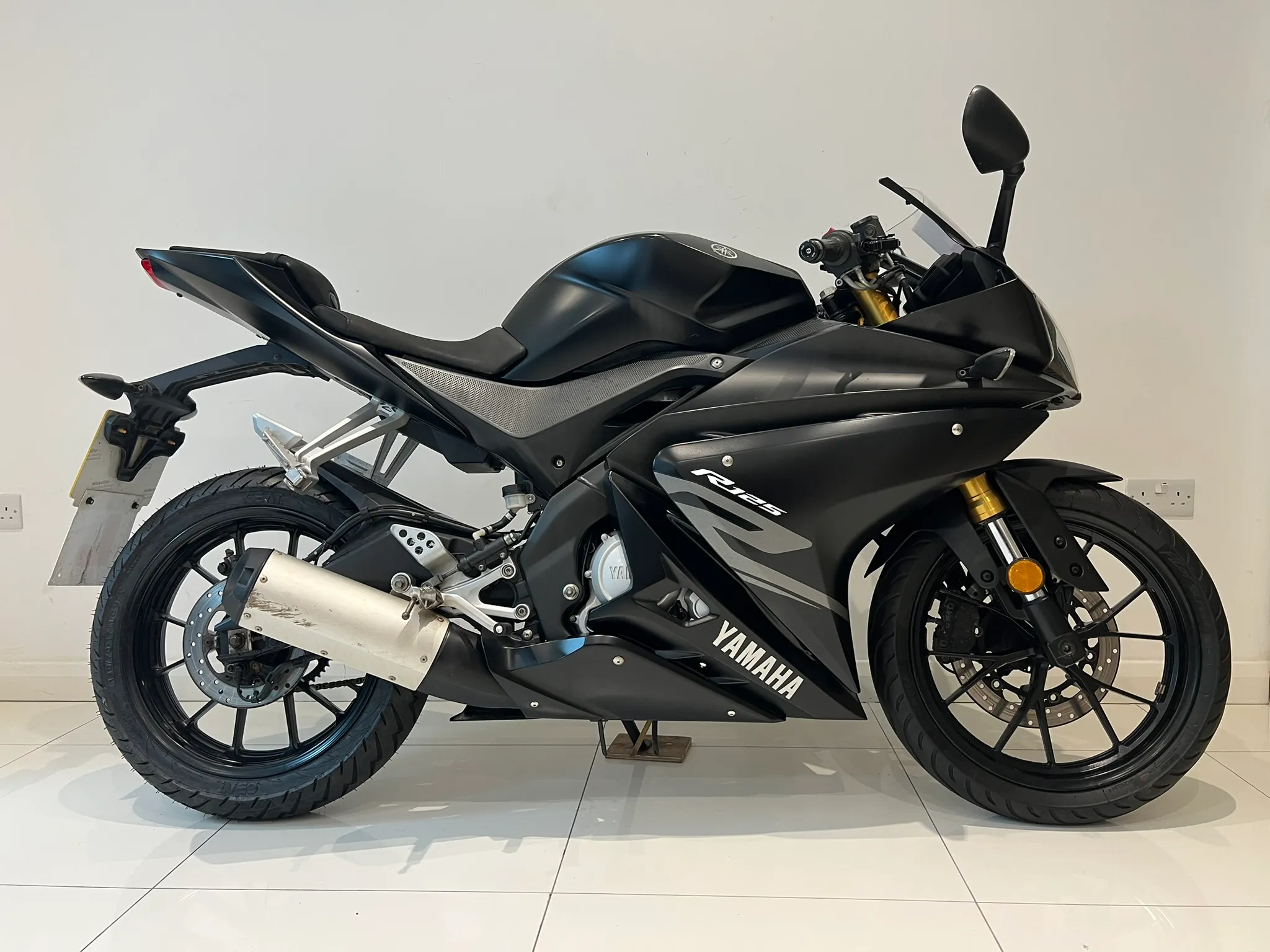 2018 Yamaha YZF-R125 ABS — primary view
