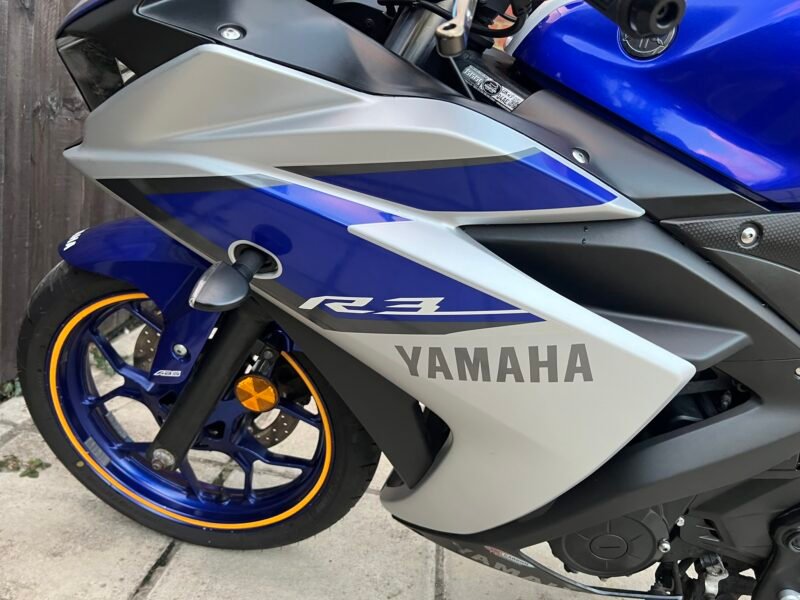 2016 Yamaha R3 ABS - Image 11