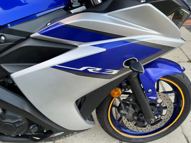 2016 Yamaha R3 ABS - Image 10